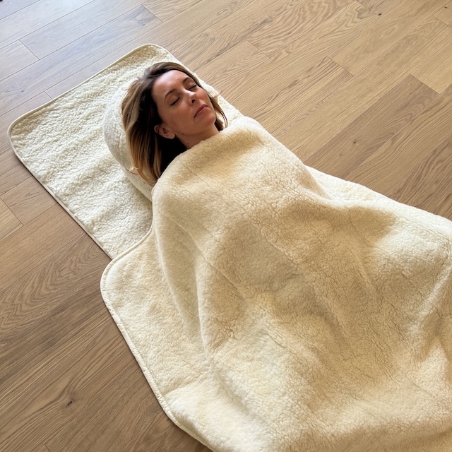 Accessoires de yoga restauratif en laine méditation relaxation Yogom bouillotte masque yeux couverture tapis en laine