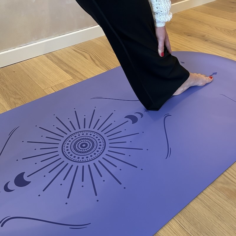 tapis de yoga Star Yogom antidérapant rond violet astra Yogom