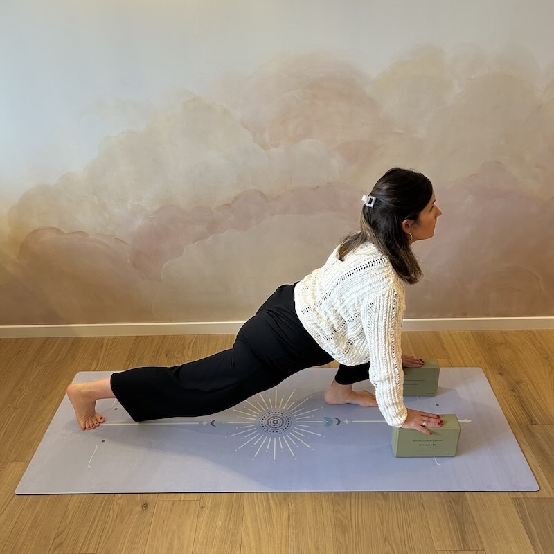 tapis de yoga Performance Yogom Astra mauve Yogom et brique de yoga en eva vert sauge