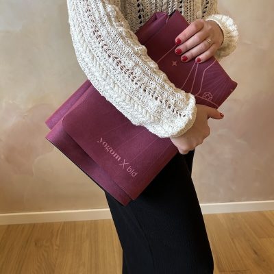 Tapis de yoga Voyage Divine cramberry Yogom Tapis de yoga Voyage Divine cramberry Yogom